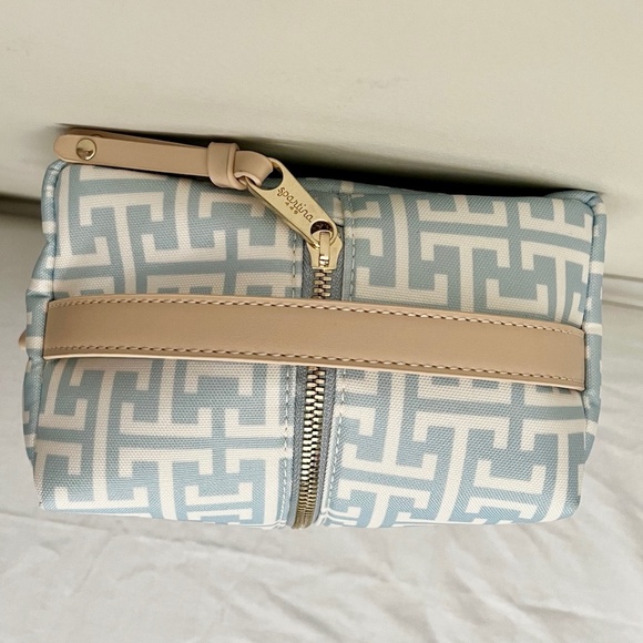 Mark & Graham X Spartina Sport Shoe Bag - Picture 5 of 13